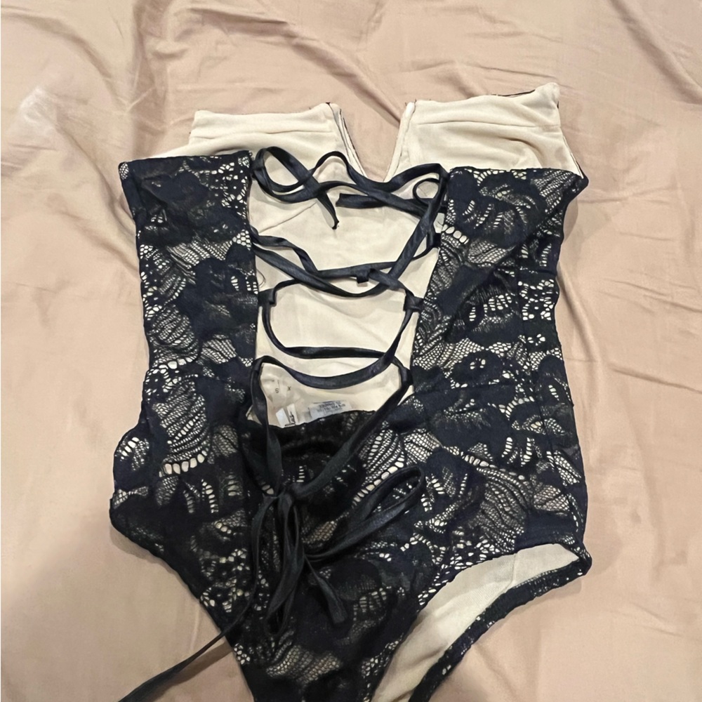 Women’s Lace Bodysuit